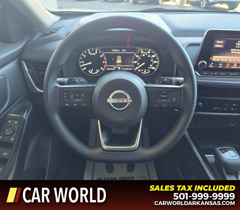 Nissan Rogue Vehicle Full-screen Gallery Image 15