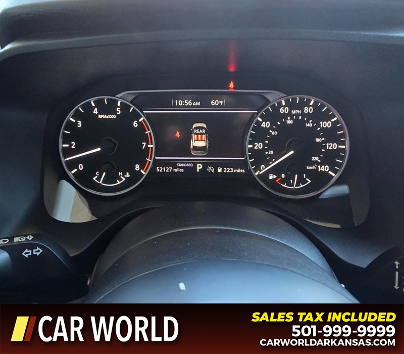 Nissan Rogue Vehicle Full-screen Gallery Image 17