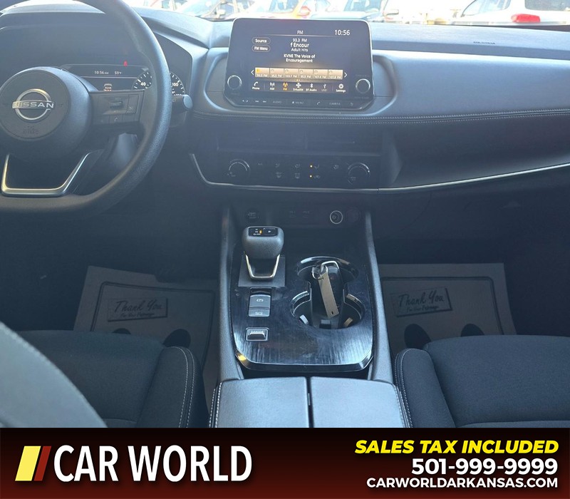 Nissan Rogue Vehicle Full-screen Gallery Image 18