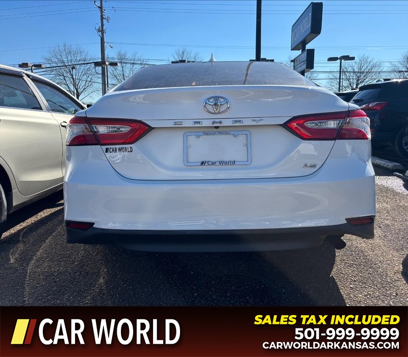 Toyota Camry Vehicle Full-screen Gallery Image 4