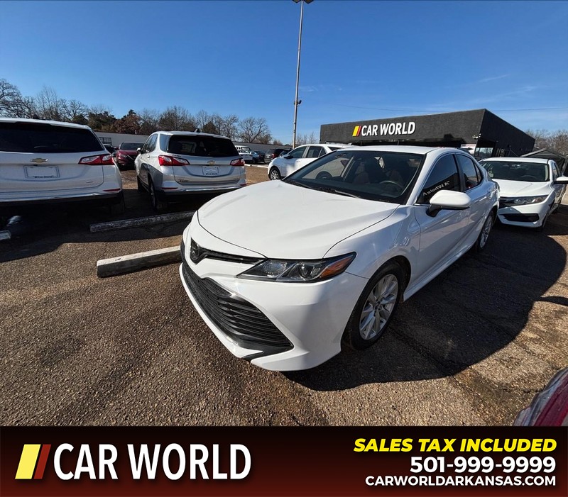 Toyota Camry Vehicle Full-screen Gallery Image 9