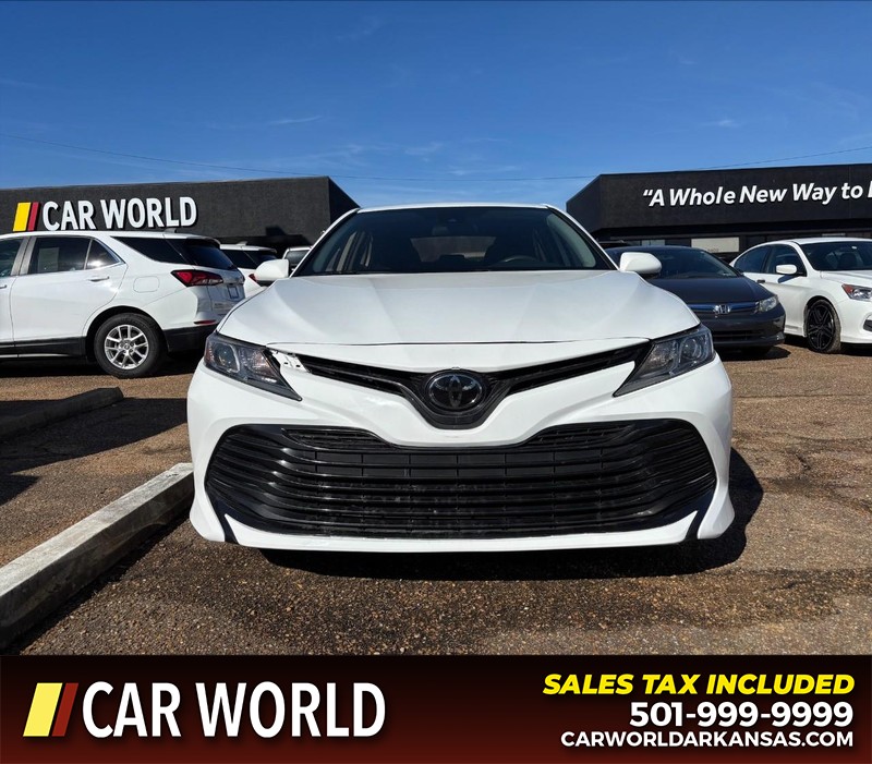 Toyota Camry Vehicle Full-screen Gallery Image 10