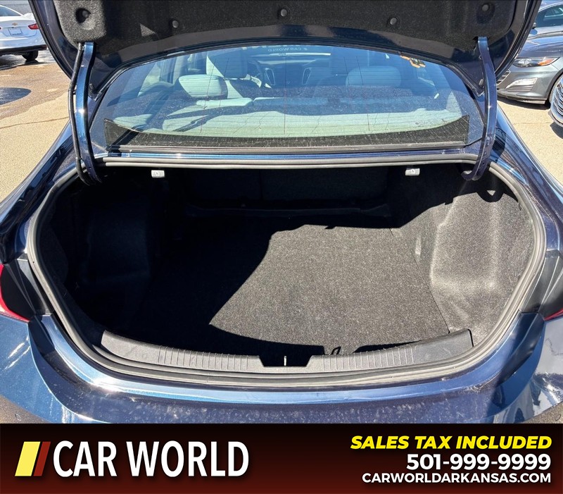 Chevrolet Malibu Vehicle Full-screen Gallery Image 6