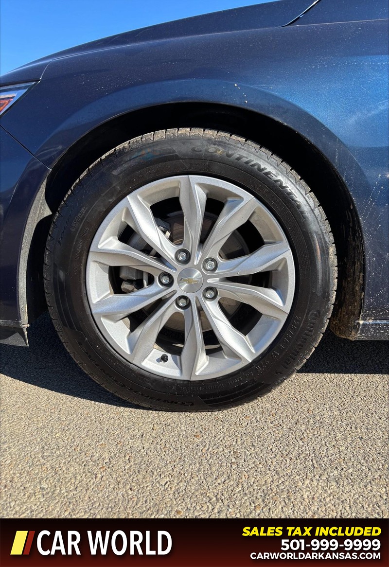 Chevrolet Malibu Vehicle Full-screen Gallery Image 11