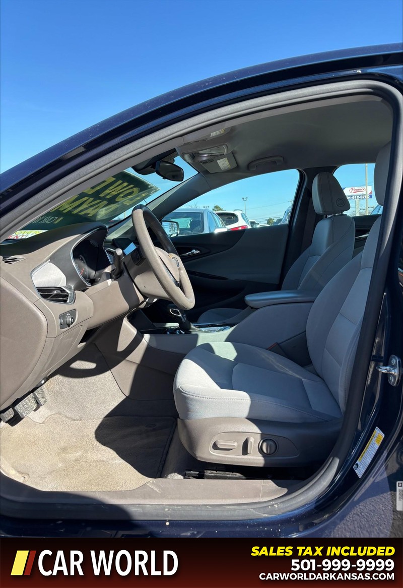 Chevrolet Malibu Vehicle Full-screen Gallery Image 13