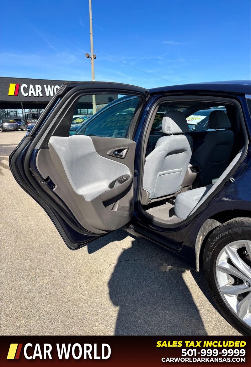 Chevrolet Malibu Vehicle Full-screen Gallery Image 14