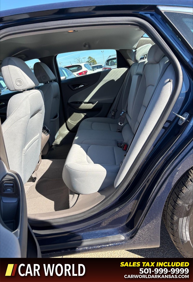 Chevrolet Malibu Vehicle Full-screen Gallery Image 15