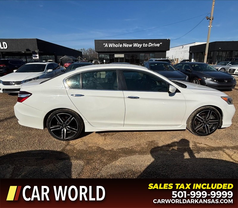 Honda Accord Sedan Vehicle Full-screen Gallery Image 2