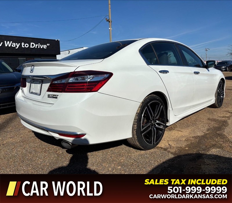 Honda Accord Sedan Vehicle Full-screen Gallery Image 3