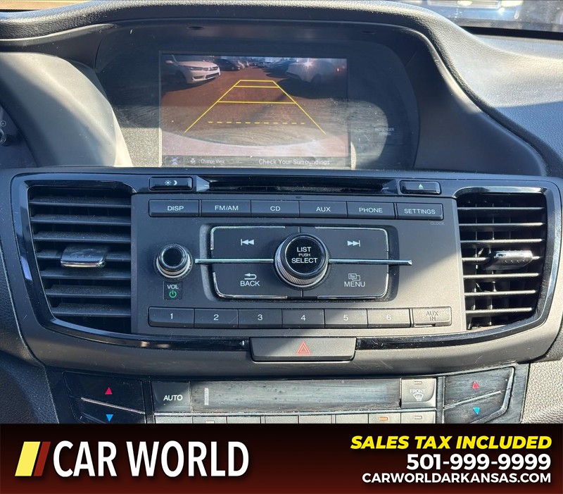 Honda Accord Sedan Vehicle Full-screen Gallery Image 18