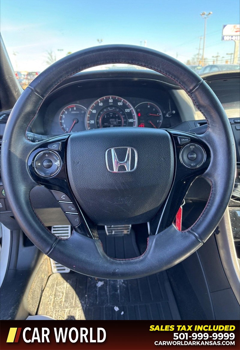 Honda Accord Sedan Vehicle Full-screen Gallery Image 19