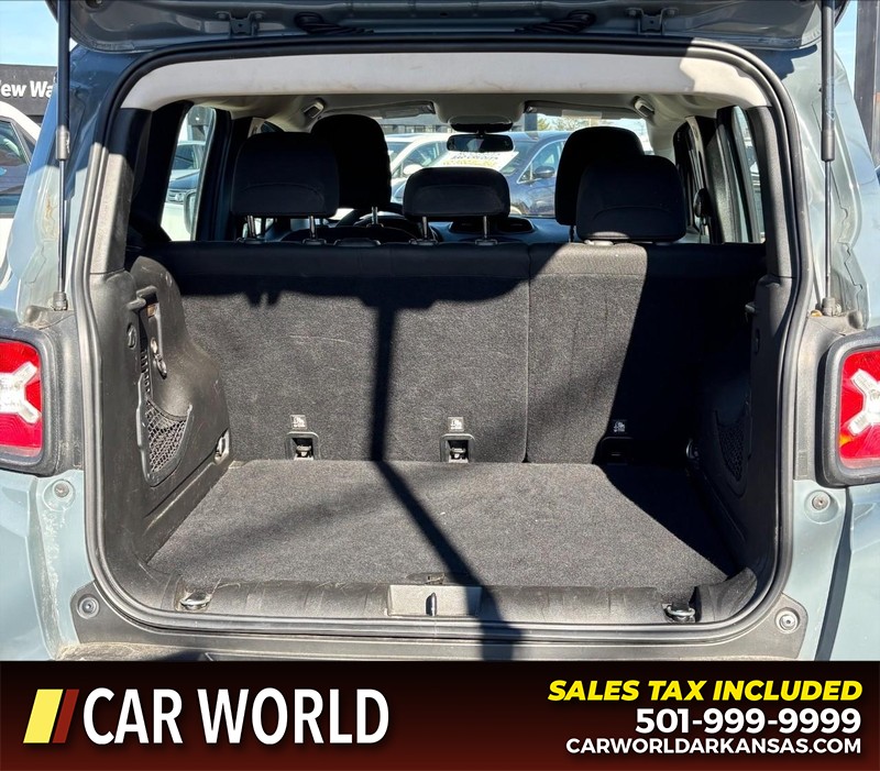 Jeep Renegade Vehicle Full-screen Gallery Image 6