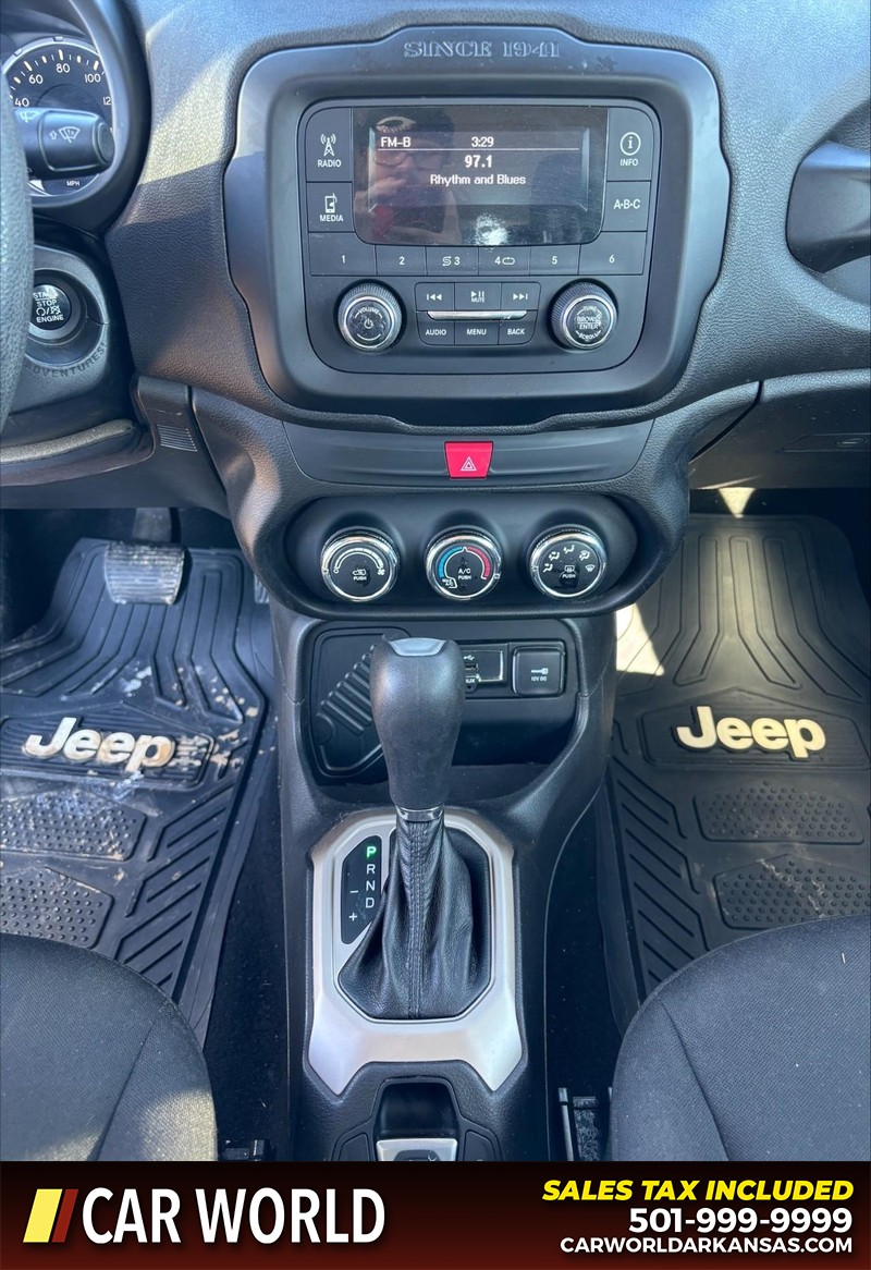 Jeep Renegade Vehicle Full-screen Gallery Image 17