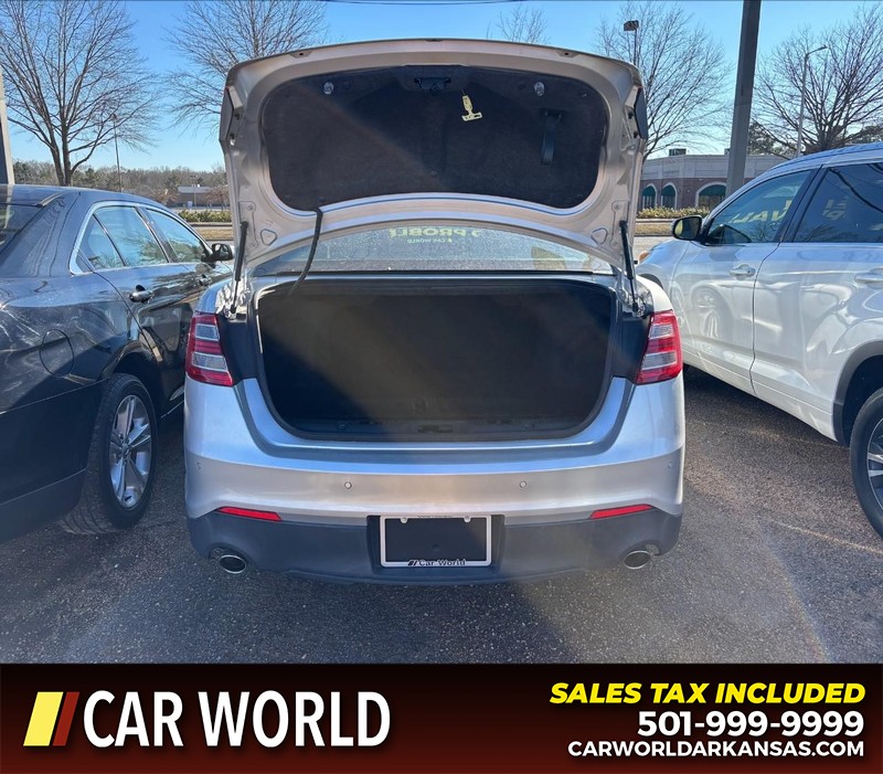 Ford Taurus Vehicle Full-screen Gallery Image 5