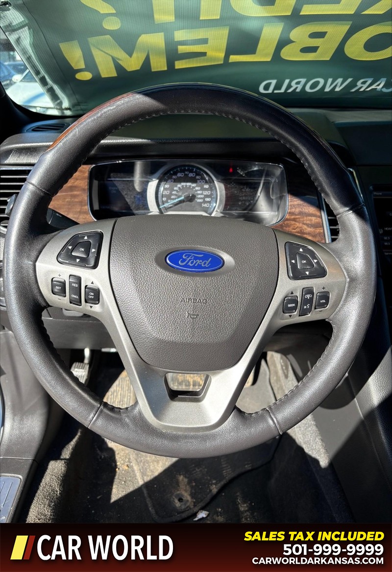 Ford Taurus Vehicle Full-screen Gallery Image 19