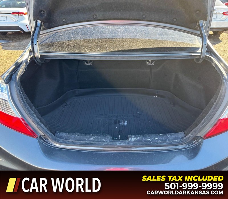 Honda Civic Hybrid Vehicle Full-screen Gallery Image 6