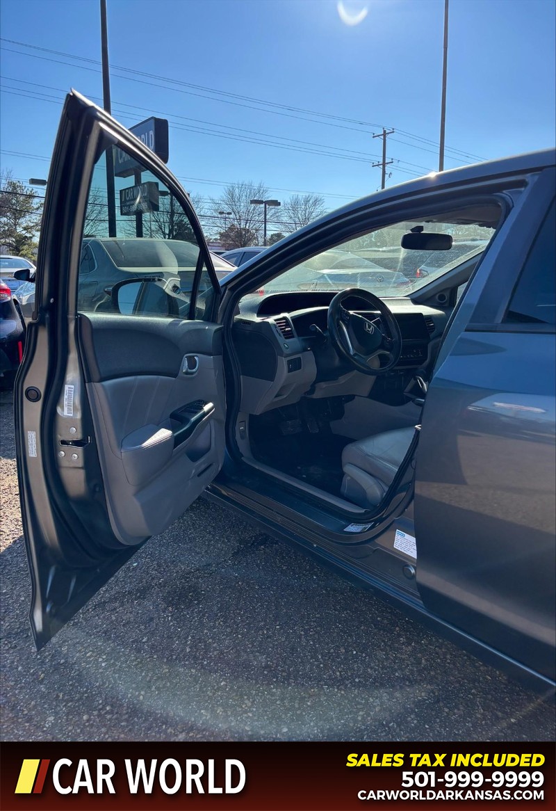 Honda Civic Hybrid Vehicle Full-screen Gallery Image 12