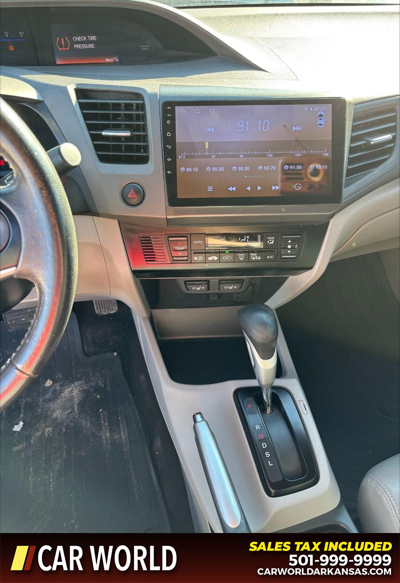 Honda Civic Hybrid Vehicle Full-screen Gallery Image 17