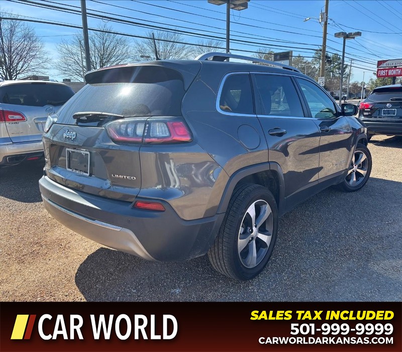 Jeep Cherokee Vehicle Full-screen Gallery Image 3