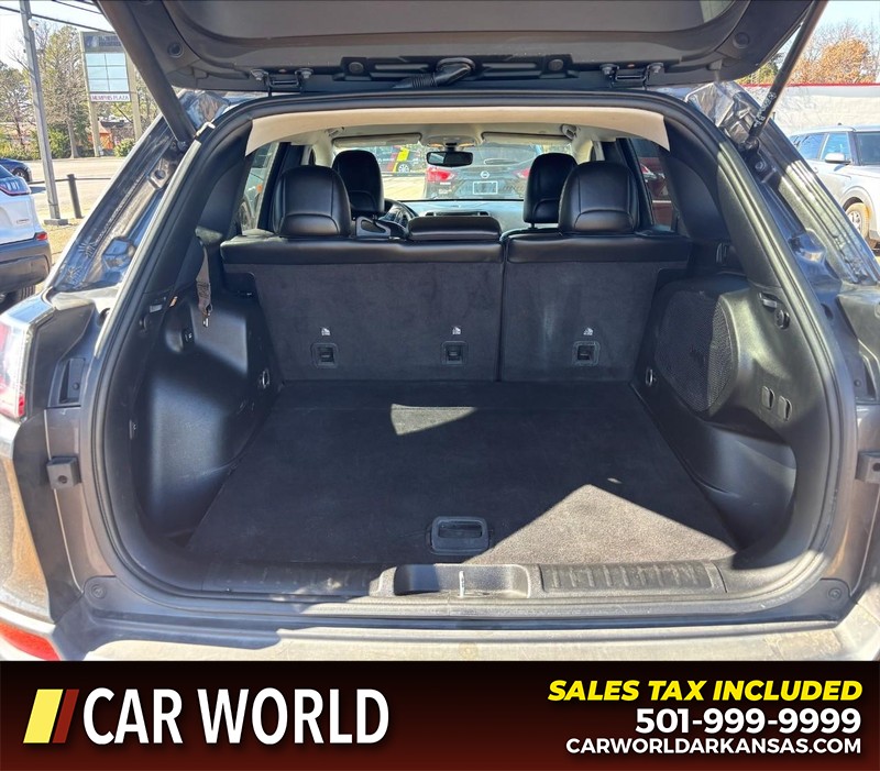 Jeep Cherokee Vehicle Full-screen Gallery Image 6