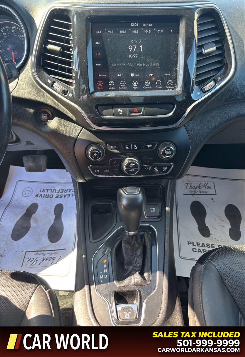 Jeep Cherokee Vehicle Full-screen Gallery Image 17