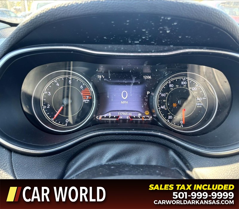 Jeep Cherokee Vehicle Full-screen Gallery Image 20