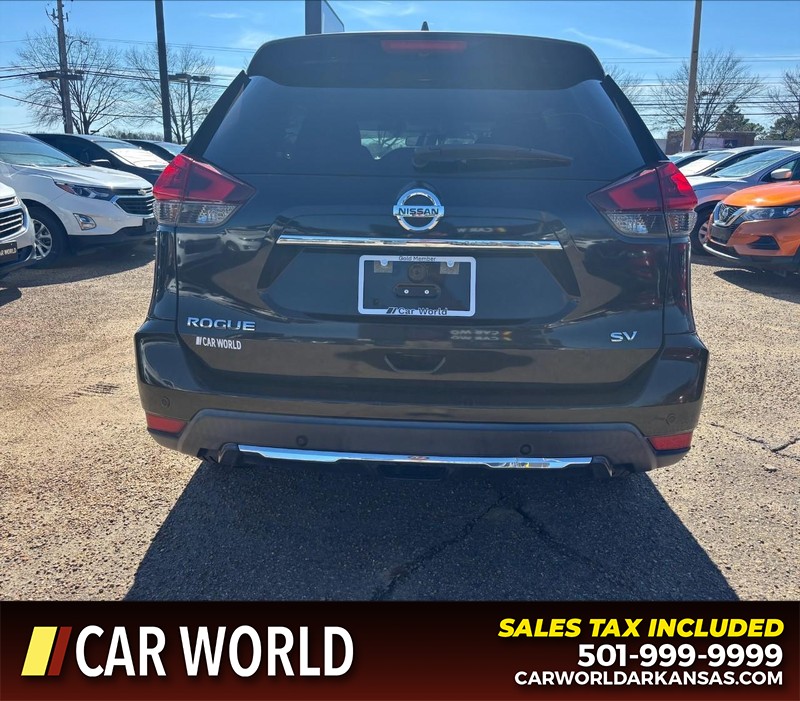 Nissan Rogue Vehicle Full-screen Gallery Image 4