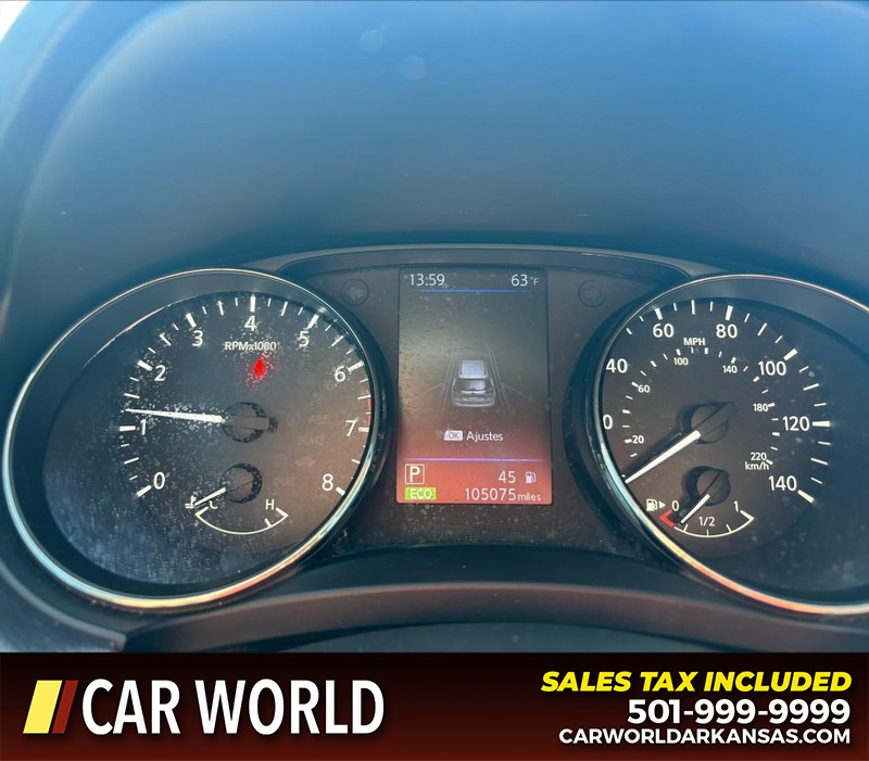 Nissan Rogue Vehicle Full-screen Gallery Image 20