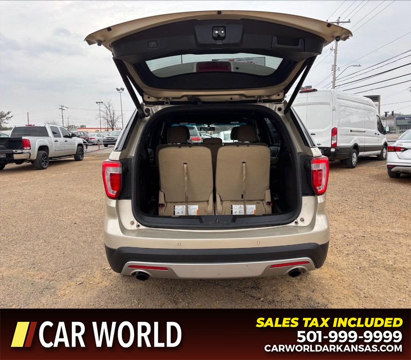 Ford Explorer Vehicle Full-screen Gallery Image 6