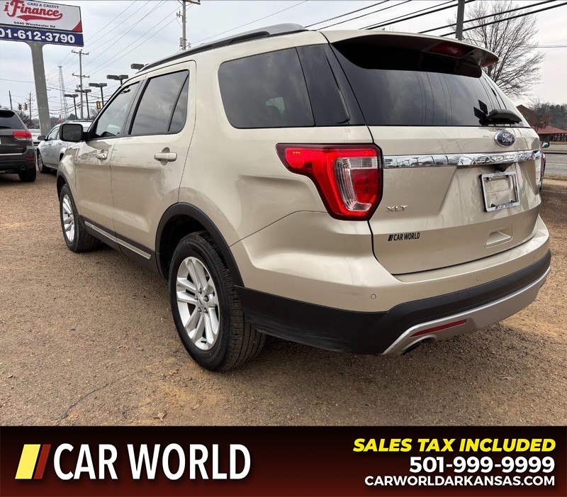 Ford Explorer Vehicle Full-screen Gallery Image 7