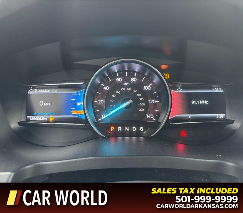 Ford Explorer Vehicle Full-screen Gallery Image 21