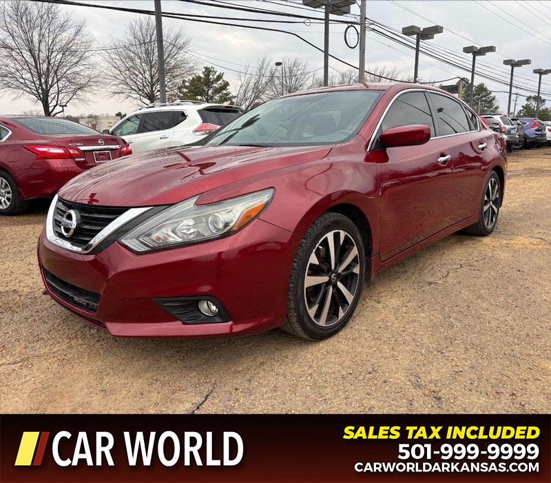 Nissan Altima Vehicle Full-screen Gallery Image 9