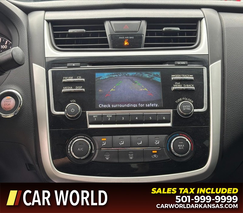 Nissan Altima Vehicle Full-screen Gallery Image 18