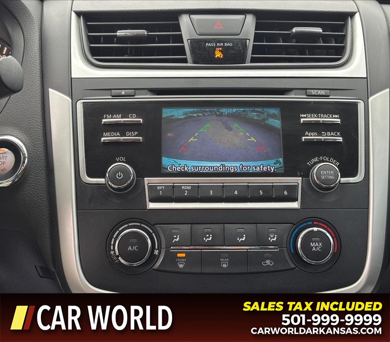 Nissan Altima Vehicle Full-screen Gallery Image 18