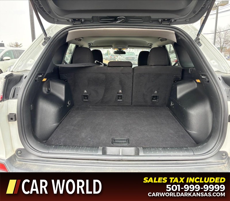 Jeep Cherokee Vehicle Full-screen Gallery Image 6