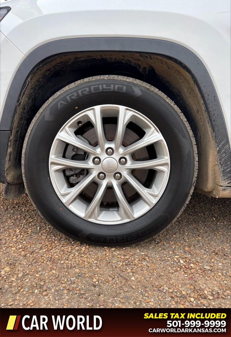 Jeep Cherokee Vehicle Full-screen Gallery Image 11