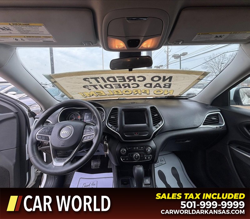 Jeep Cherokee Vehicle Full-screen Gallery Image 16