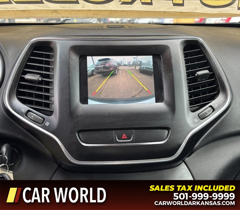 Jeep Cherokee Vehicle Full-screen Gallery Image 18