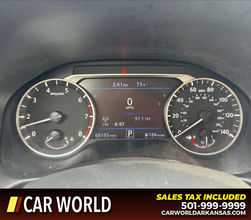 Nissan Altima Vehicle Full-screen Gallery Image 20