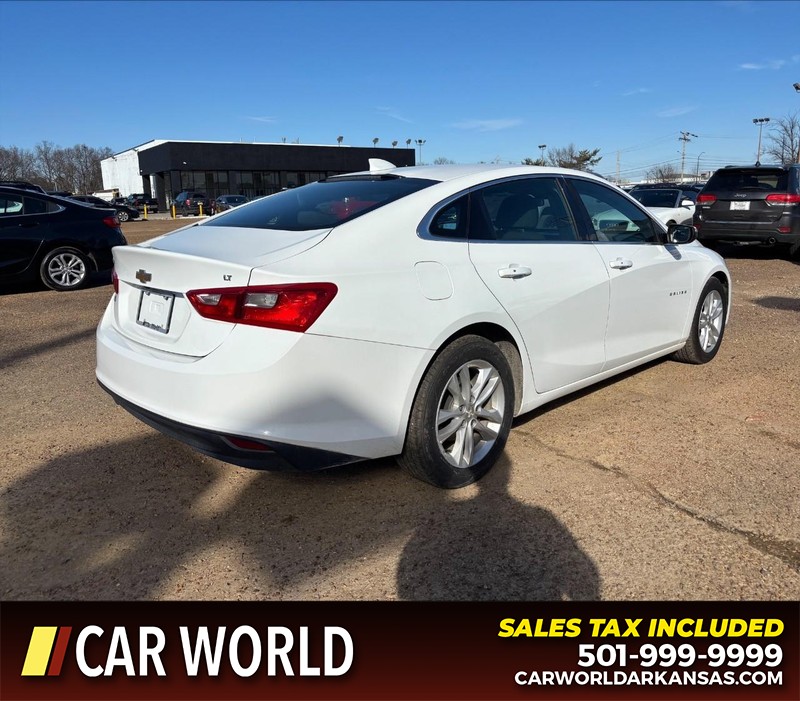 Chevrolet Malibu Vehicle Full-screen Gallery Image 3