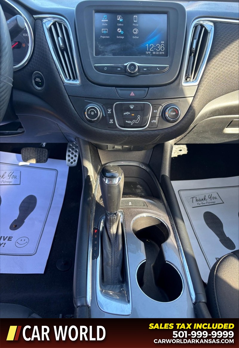 Chevrolet Malibu Vehicle Full-screen Gallery Image 17