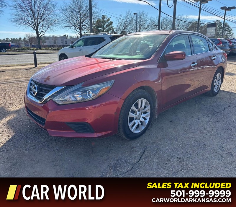 Nissan Altima Vehicle Full-screen Gallery Image 9