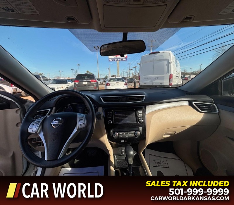 Nissan Rogue Vehicle Full-screen Gallery Image 16