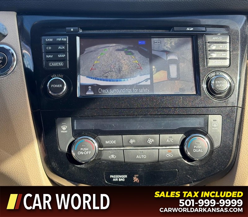 Nissan Rogue Vehicle Full-screen Gallery Image 18