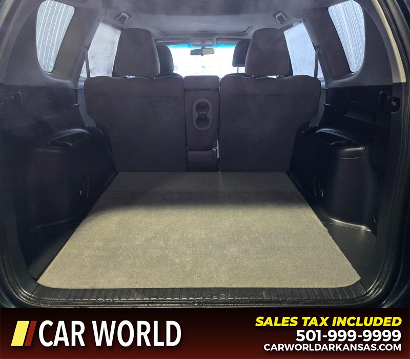 Toyota RAV4 Vehicle Full-screen Gallery Image 13