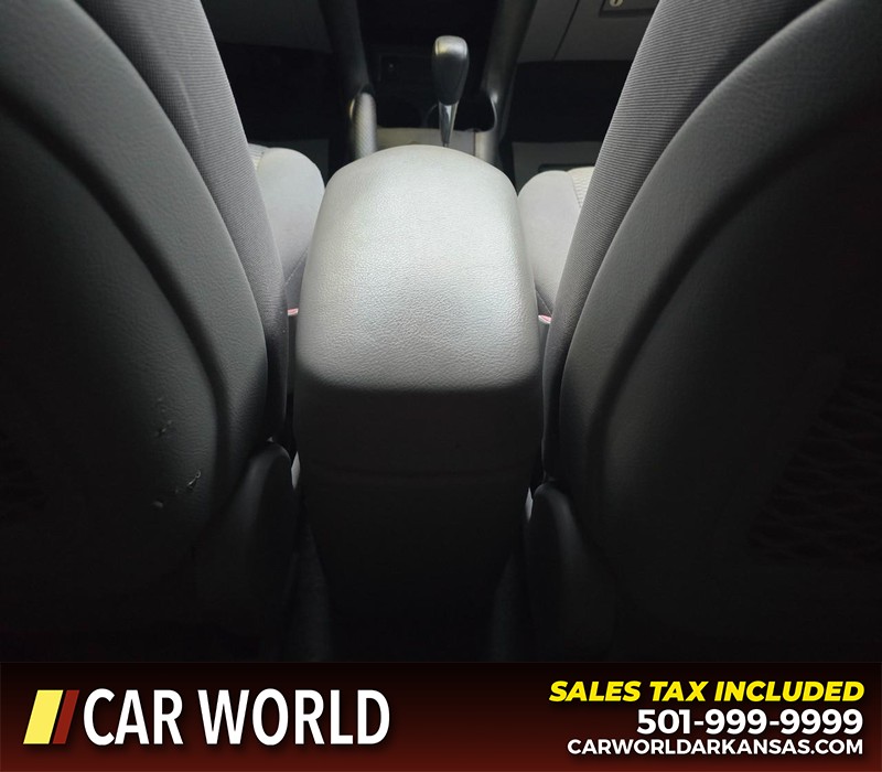 Toyota RAV4 Vehicle Full-screen Gallery Image 19