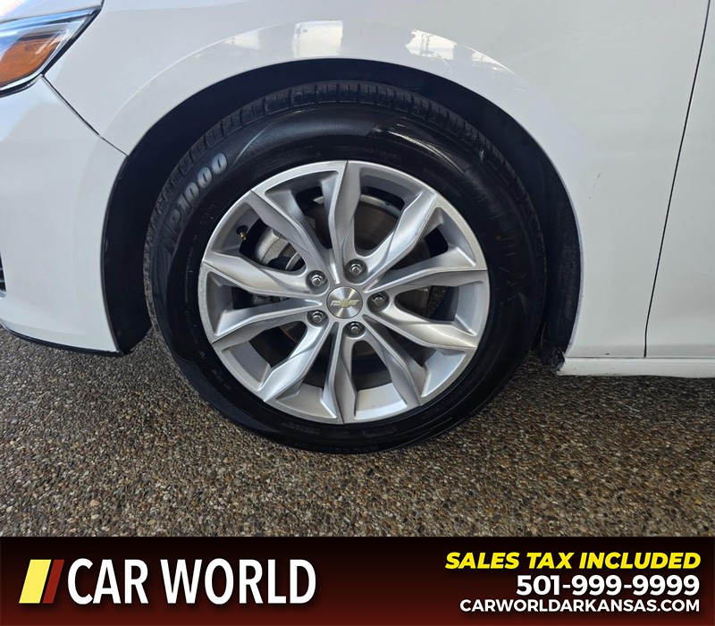 Chevrolet Malibu Vehicle Full-screen Gallery Image 6