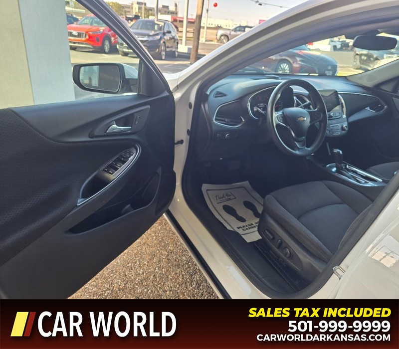 Chevrolet Malibu Vehicle Full-screen Gallery Image 7