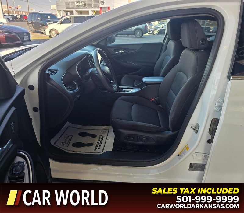 Chevrolet Malibu Vehicle Full-screen Gallery Image 8