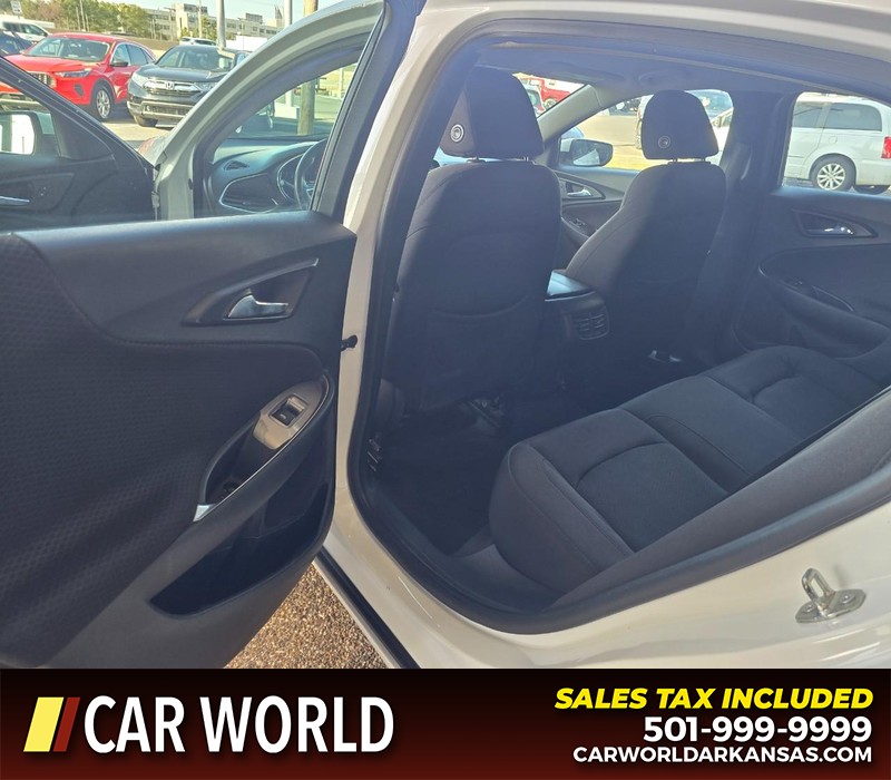 Chevrolet Malibu Vehicle Full-screen Gallery Image 9